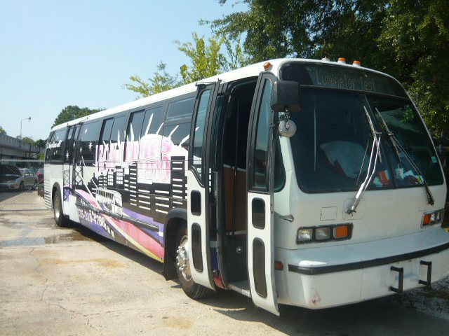 Baton Rouge charter bus with air conditioning